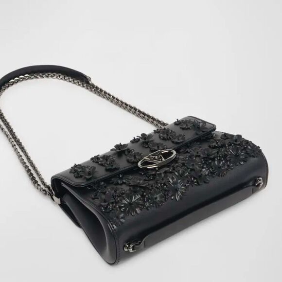 Valentino Garavani VLOGO Flower Leather Shoulder Bag NWT - Picture 5 of 9